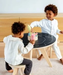 Drawin’table Tables Et Chaises Enfant Table à Dessiner Multifonction 70x70x48 Cm Avec 2 Tabourets -Commodes enfant Soldes 2022 table a dessiner multifonction 70x70x48 cm avec 2 tabourets 3